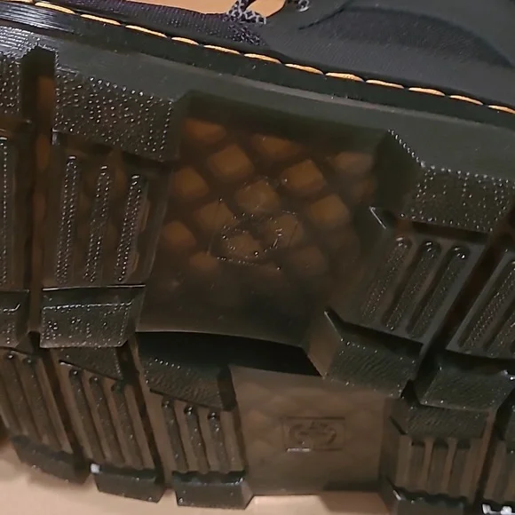 New Dr. Martens Air Wair "Combo Tech" with bounce soles size 13 - Picture 12 of 15